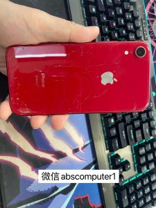 iPhone XR 128g red battery health 78% back glass cracked