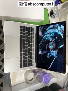 2017 MacBook Pro 13in two thunderbolt (i5 2.3g/8gram/128g) screen bottom can’t display properly